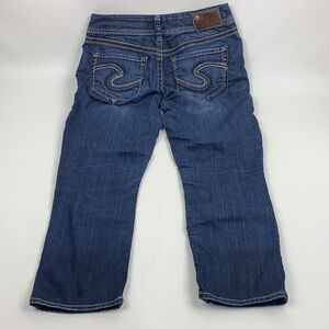 Silver Jeans Suki Capri Classic Indigo blue Denim Crop Size 28 stretch